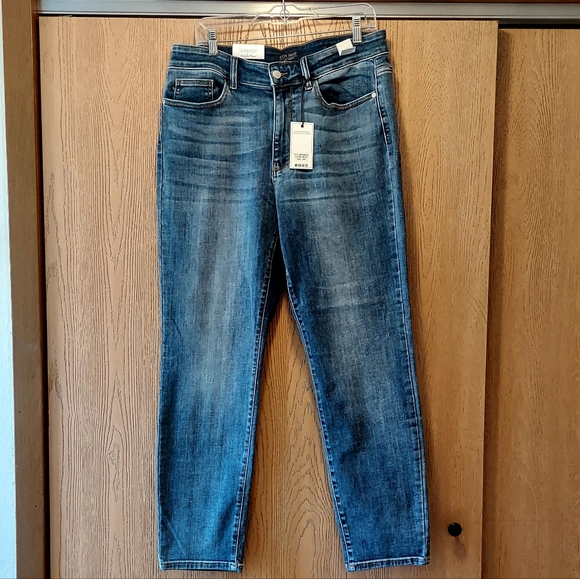 NWT Judy Blue Mid Rise Slim Fit 16W - Picture 8 of 9